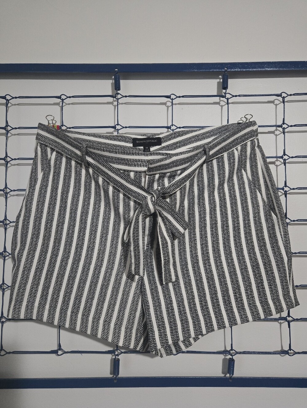 Express Striped Tie-Waist Bermuda Shorts - Black & White